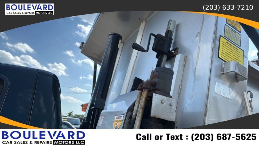 Used 2012 Ford F550 4x4 Regular Cab Super Duty w/ Payload Upgrade Pkg image 27