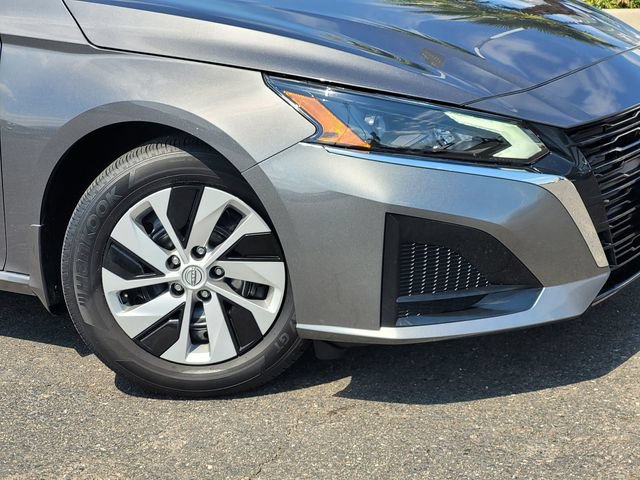 Certified 2025 Nissan Altima 2.5 S FWD image 9