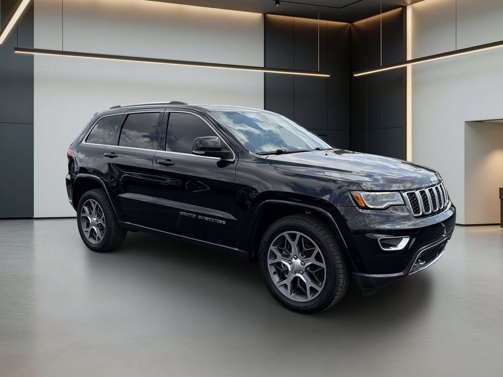 Used 2018 Jeep Grand Cherokee Limited AWD/4WD image 8