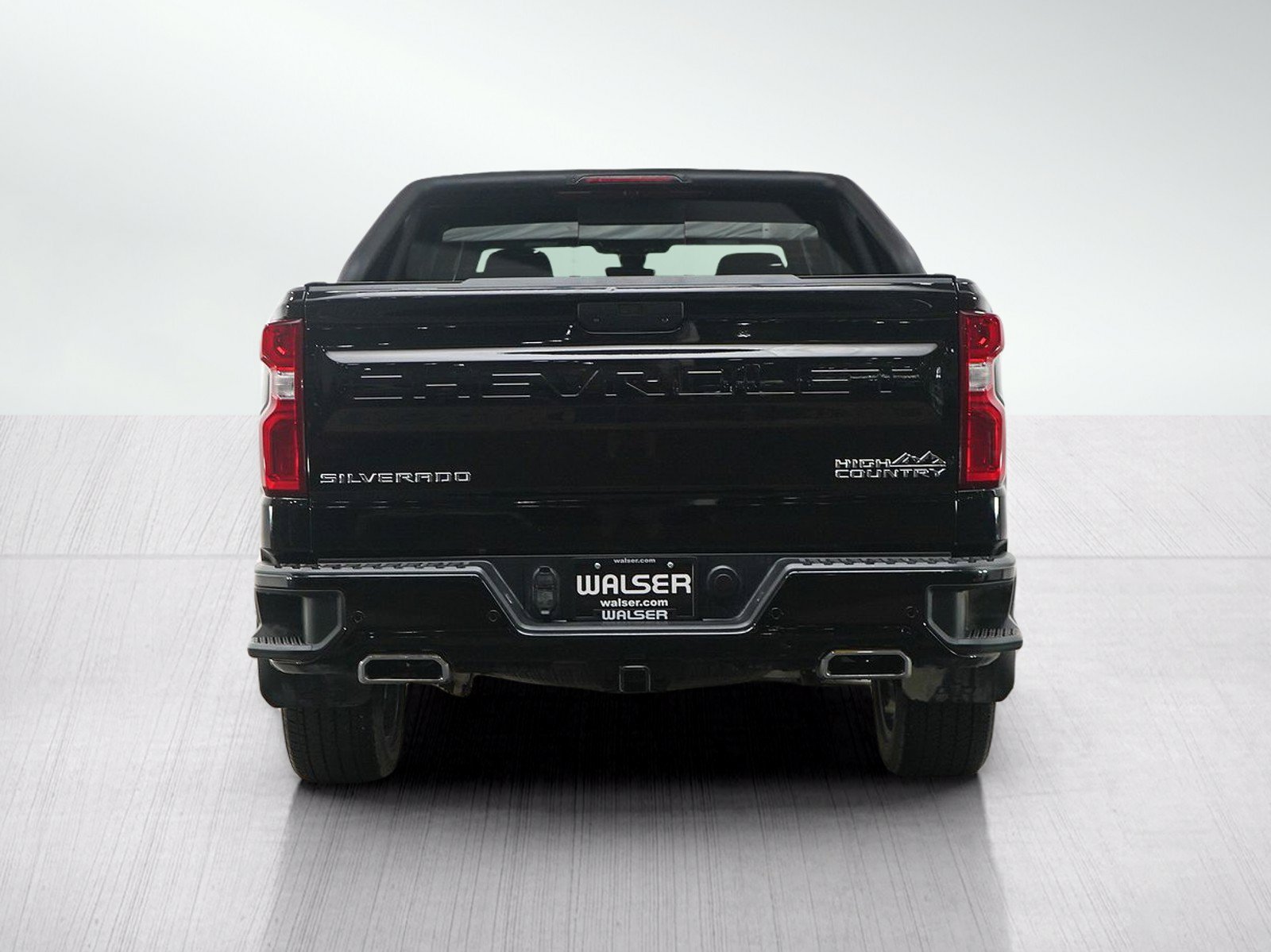 Used 2019 Chevrolet Silverado 1500 High Country w/ Technology Package AWD/4WD image 4