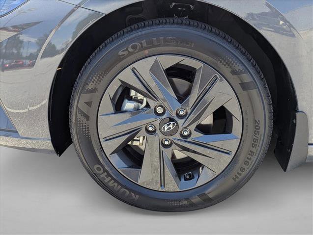 Used 2023 Hyundai Elantra SEL FWD image 9