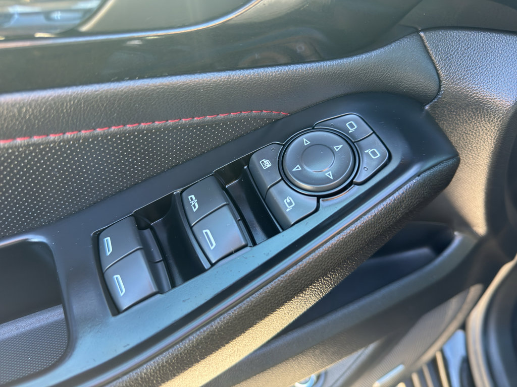 Used 2023 Chevrolet Traverse RS image 13