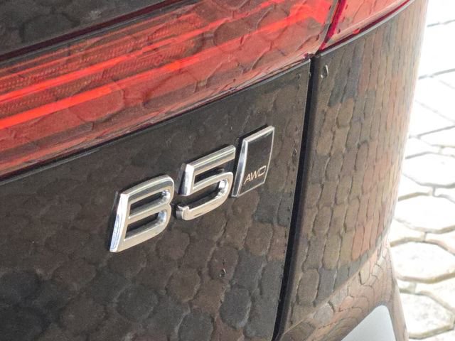 Certified 2023 Volvo XC60 B5 Core w/ Climate Package image 9