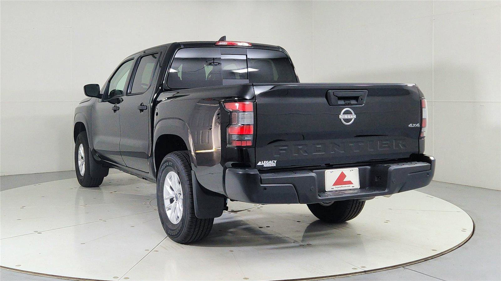 New 2026 Nissan Frontier 4x4 Crew Cab image 5