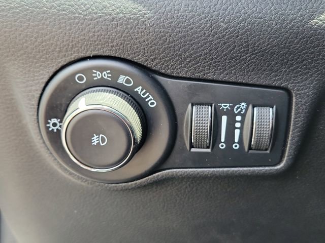 Used 2024 Jeep Compass Latitude AWD/4WD image 23