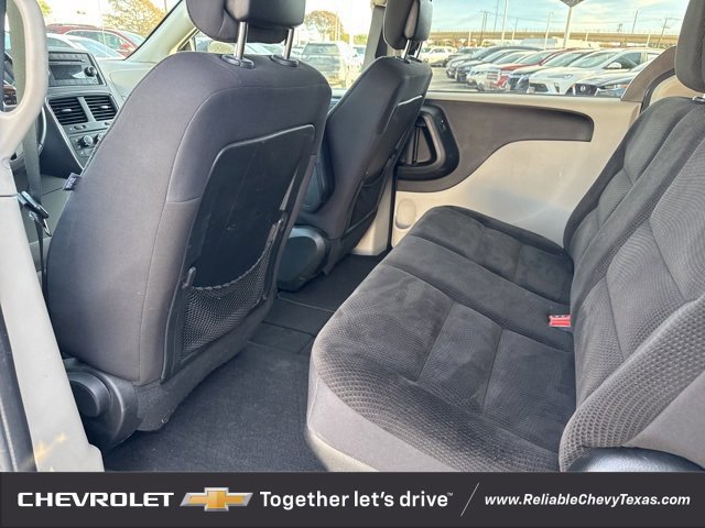 Used 2018 Dodge Grand Caravan SE w/ UConnect Hands-Free Group image 13