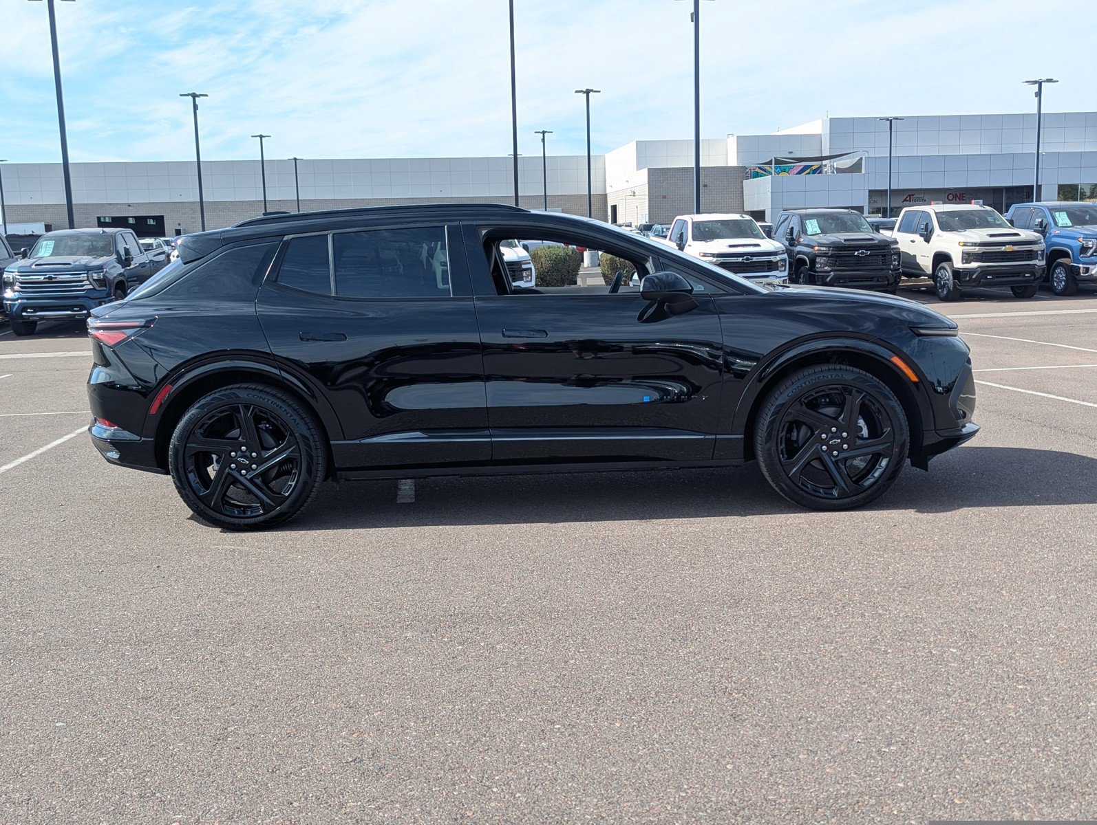 Certified 2025 Chevrolet Equinox EV RS image 6