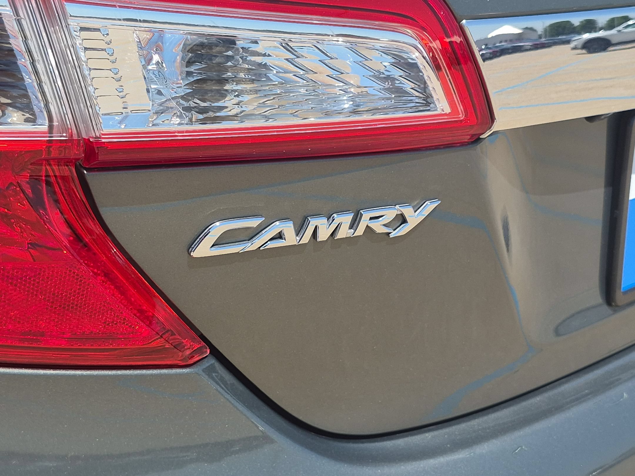 Used 2012 Toyota Camry XLE w/ Leather Pkg FWD image 28
