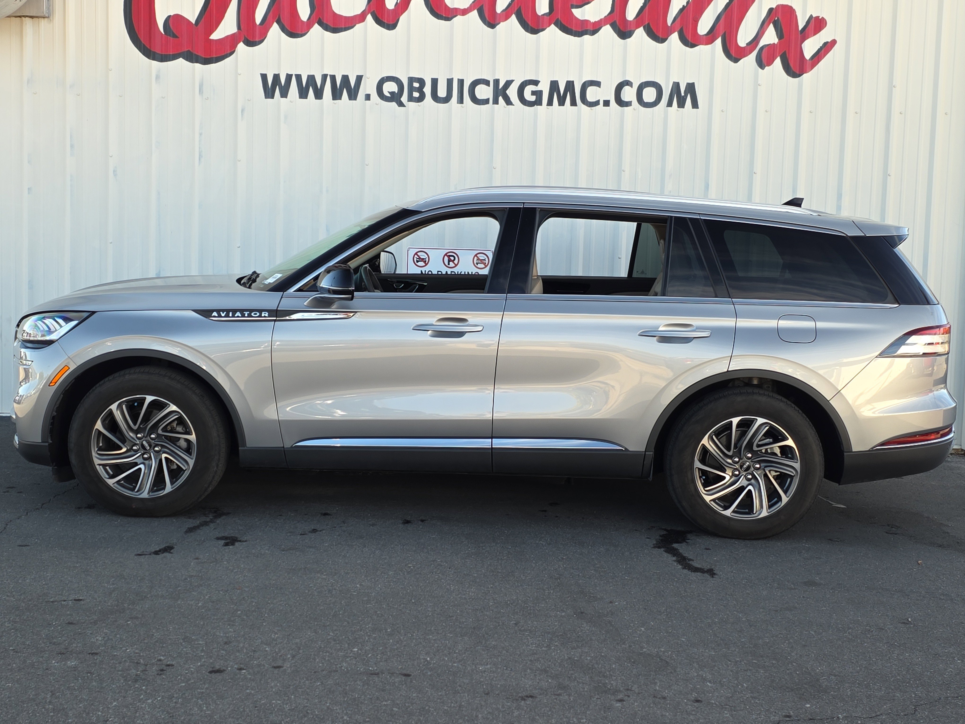 Used 2023 Lincoln Aviator 2WD w/ Elements Package image 5