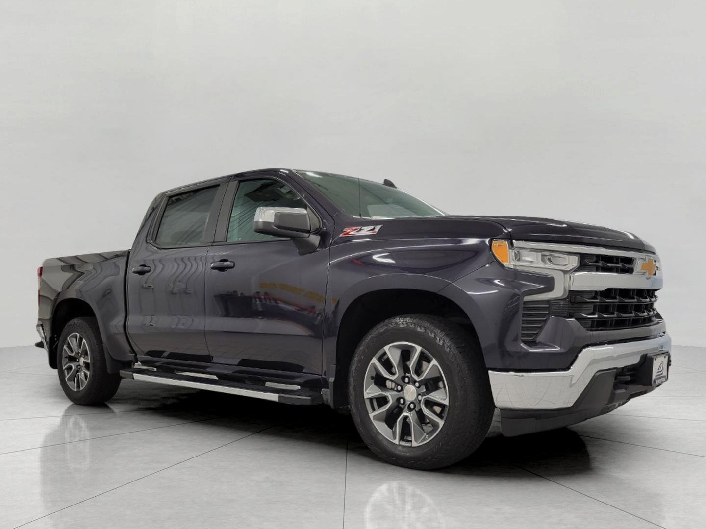 Used 2023 Chevrolet Silverado 1500 LT w/ Z71 Off-Road Package AWD/4WD image 1