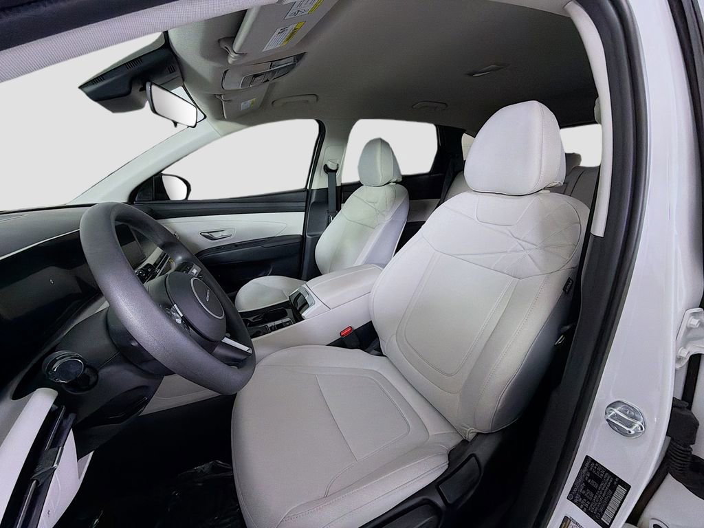 Used 2025 Hyundai Tucson SE FWD image 13