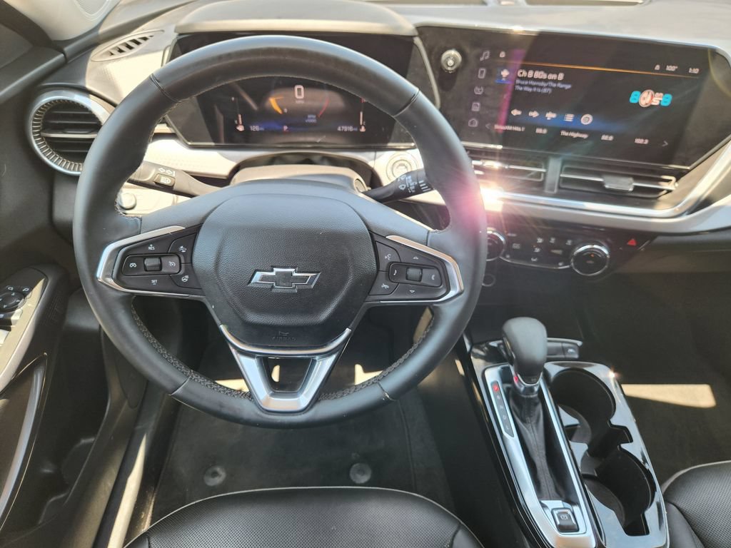 Used 2025 Chevrolet Trax ACTIV w/ Driver Confidence Package FWD image 25