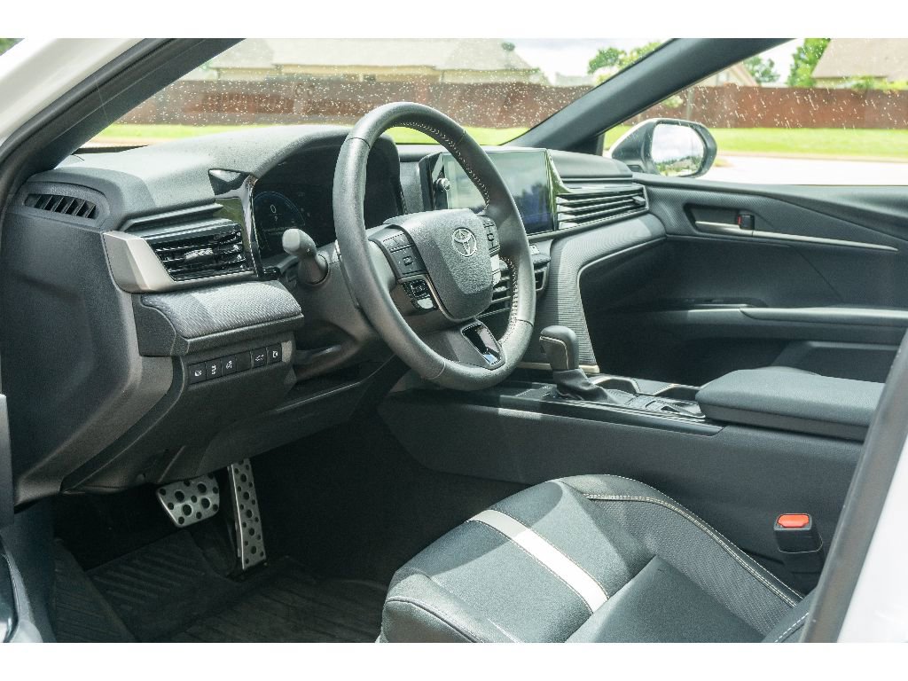 Used 2025 Toyota Camry SE w/ Multimedia Upgrade Package FWD image 10
