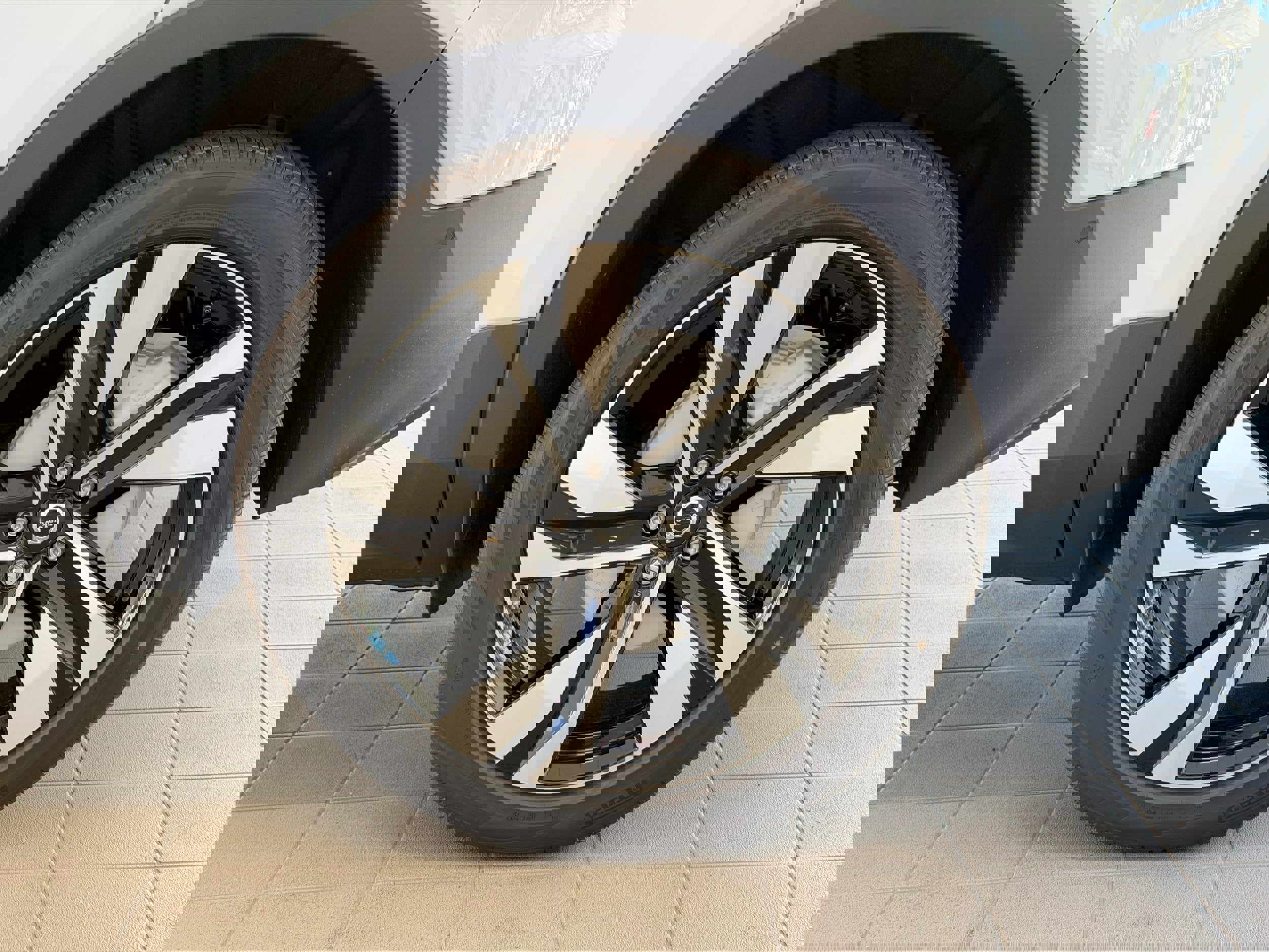 New 2026 Volvo XC40 B5 Ultra w/ Protection Package Premier image 9