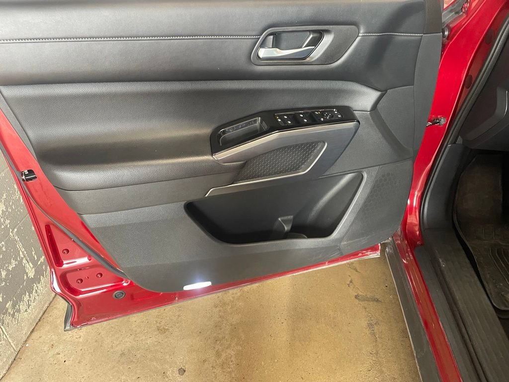 Certified 2022 Nissan Pathfinder SL FWD image 9