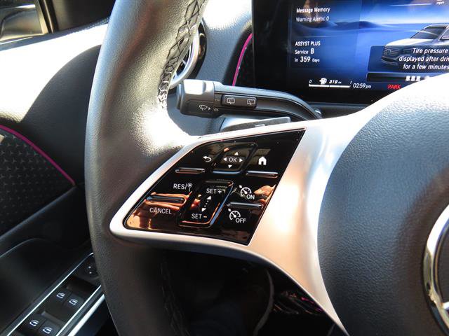 Used 2025 Mercedes-Benz GLB 250 4MATIC image 11