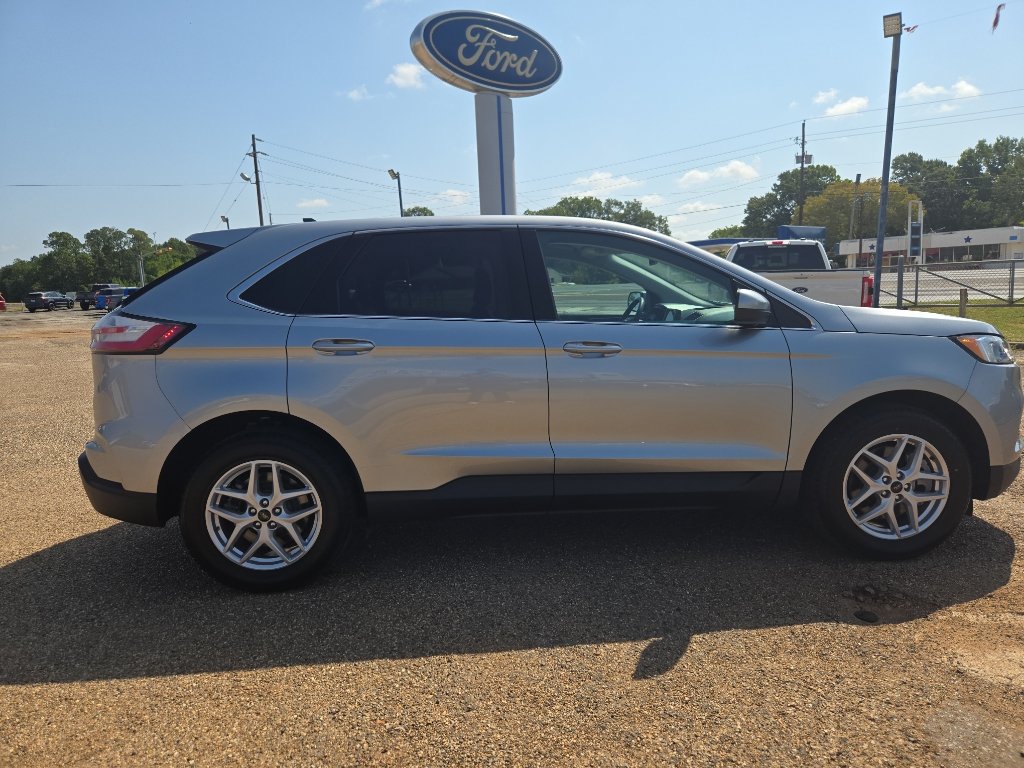 Used 2024 Ford Edge SEL AWD/4WD image 6