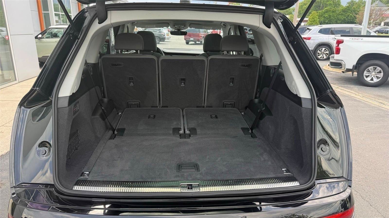 Used 2025 Audi Q7 3.0T Premium Plus AWD/4WD image 36