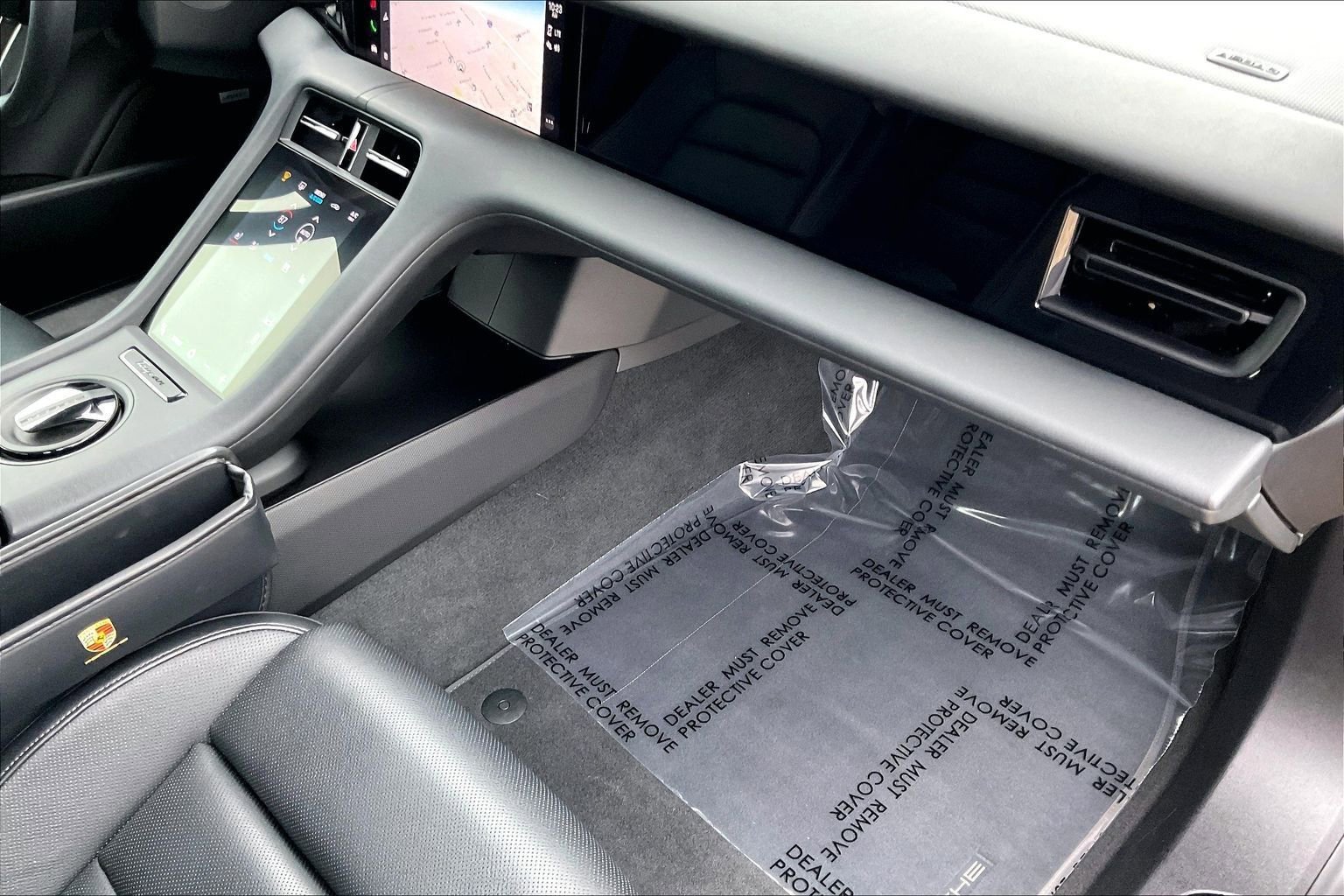 Used 2022 Porsche Taycan Base image 19