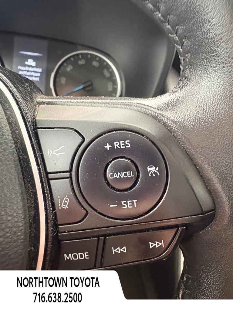 Used 2020 Toyota RAV4 XLE w/ Convenience Package AWD/4WD image 16