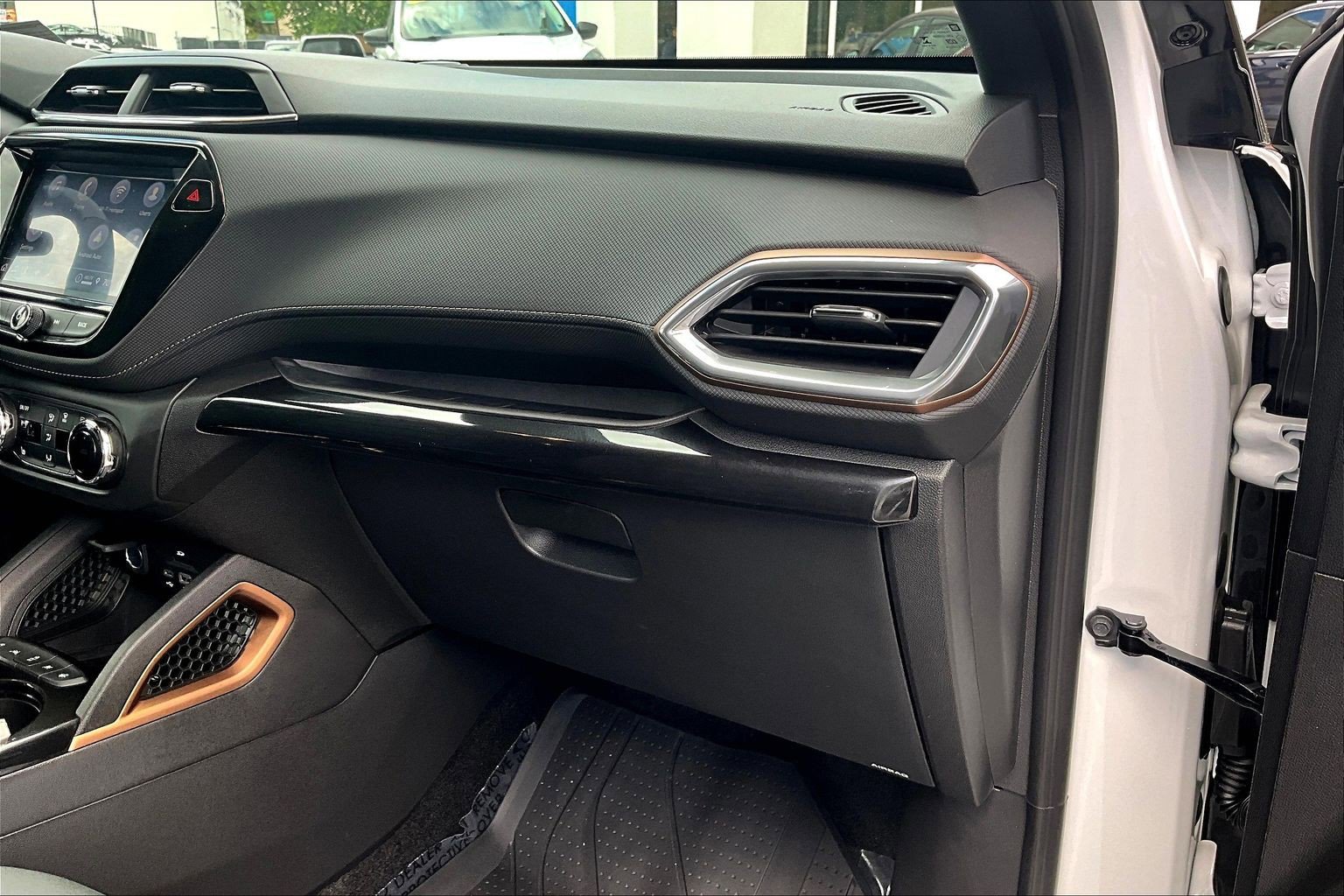 Used 2022 Chevrolet TrailBlazer ACTIV w/ Sun and Liftgate Package FWD image 16