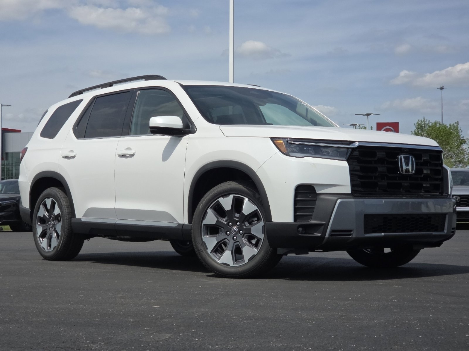 New 2026 Honda Pilot Touring image 2