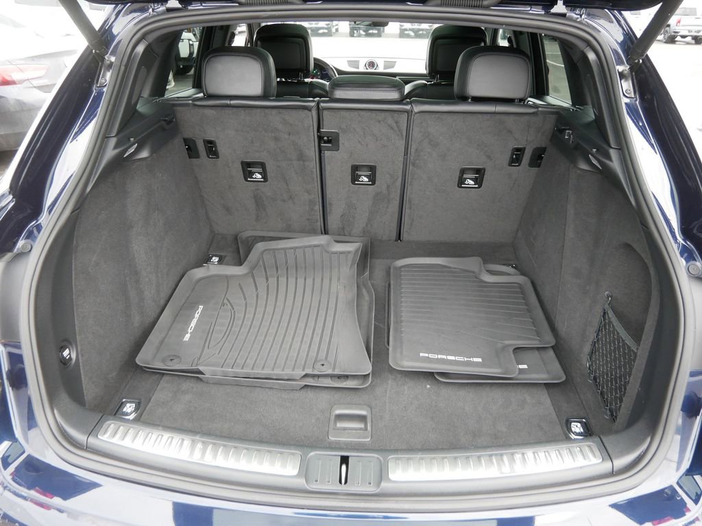 Used 2021 Porsche Macan image 9