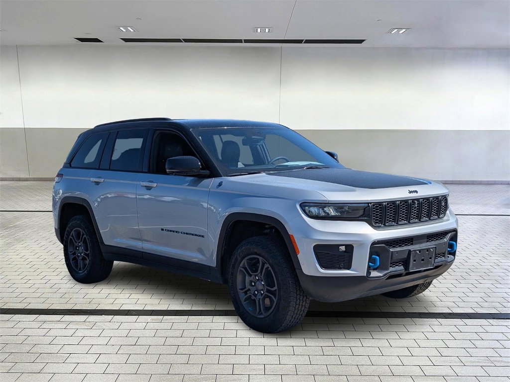 Used 2024 Jeep Grand Cherokee Trailhawk w/ Advanced Protech Group II image 7