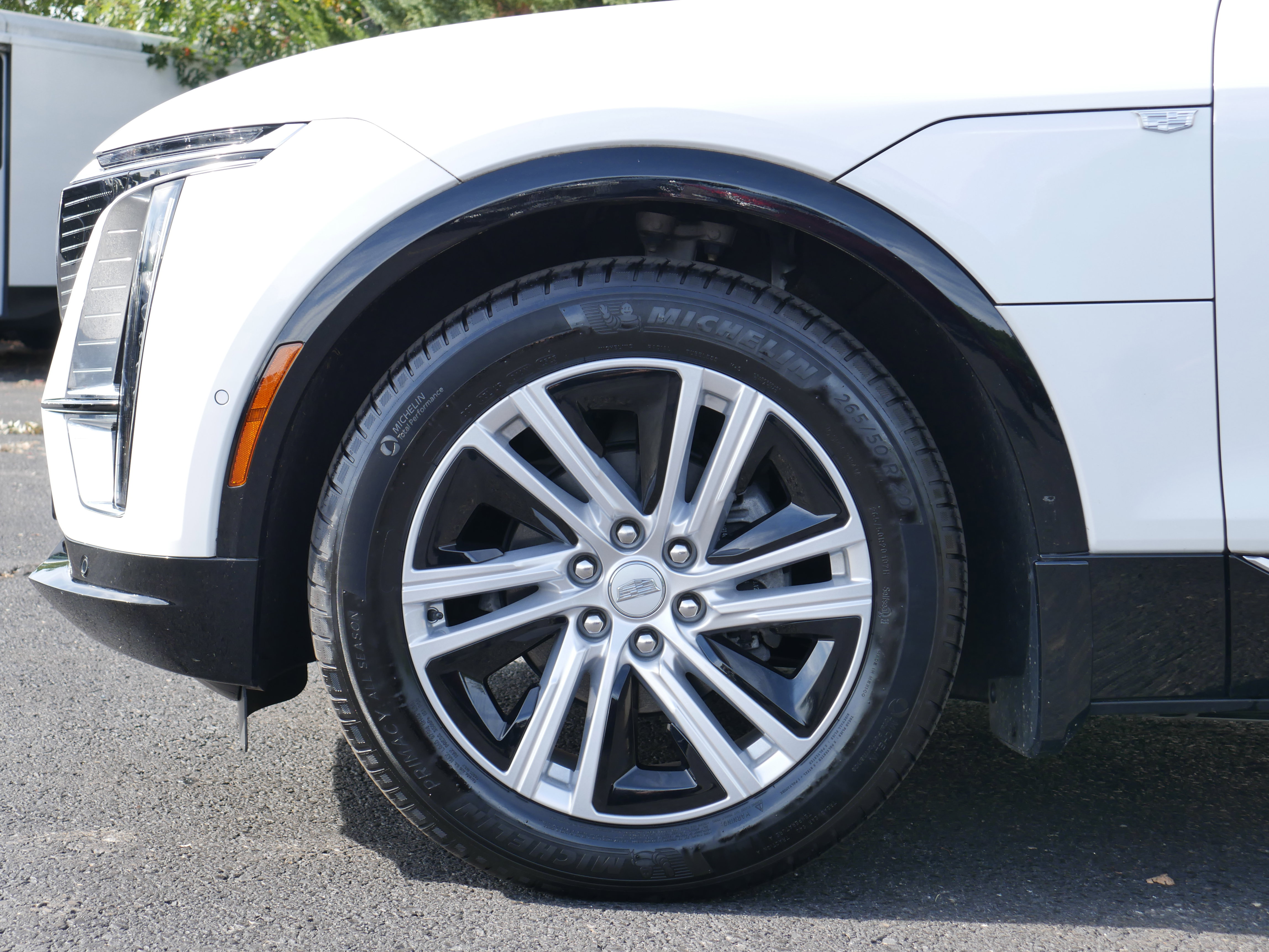 Certified 2024 Cadillac Lyriq Tech w/ Driver Assist Package image 11