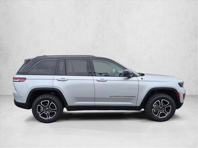 Used 2022 Jeep Grand Cherokee Trailhawk w/ Luxury Tech Group III AWD/4WD image 4