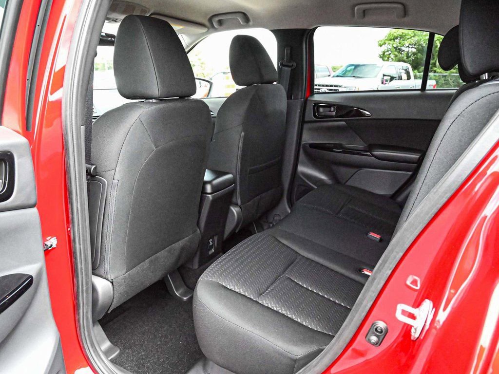 New 2024 Mitsubishi Eclipse Cross LE image 29