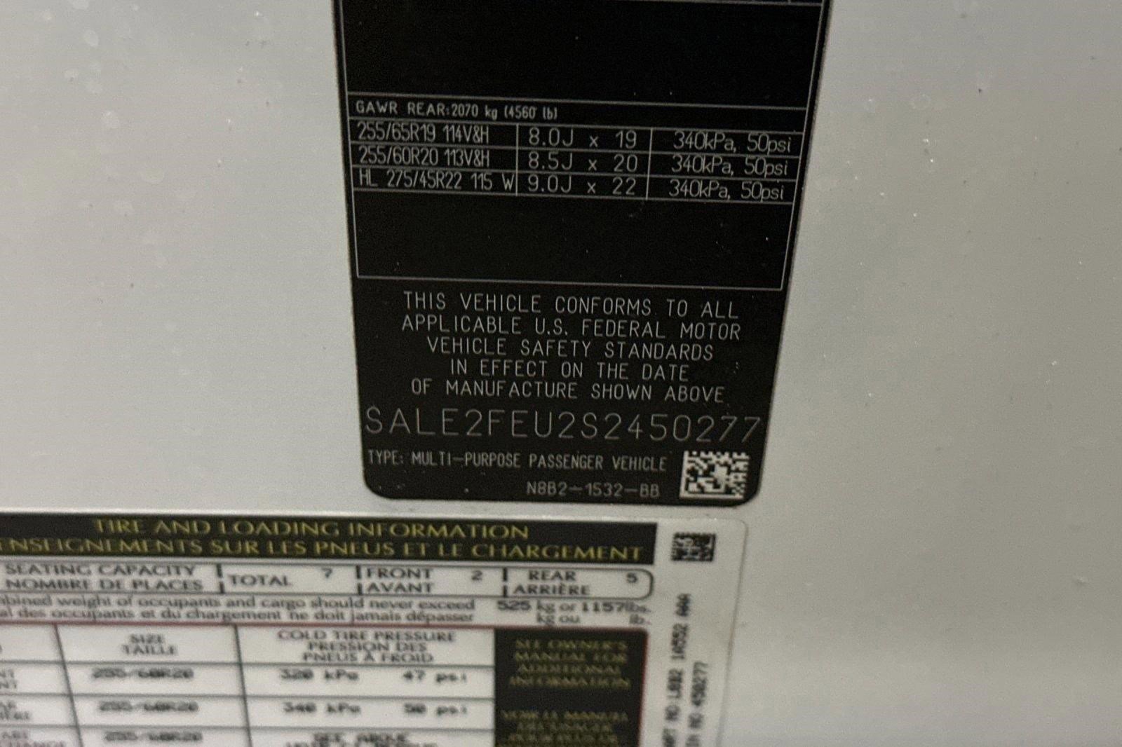 New 2025 Land Rover Defender 130 X-Dynamic SE image 19