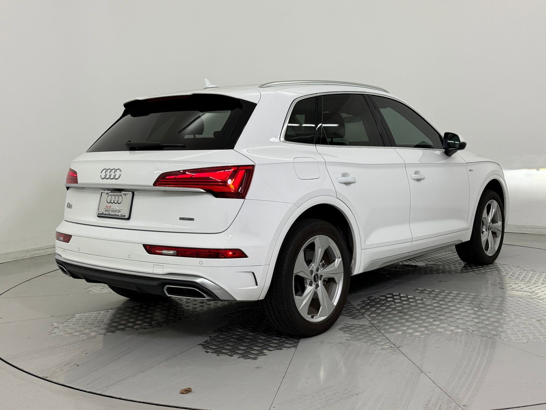 Used 2022 Audi Q5 2.0T Premium Plus w/ Premium Plus Package image 9