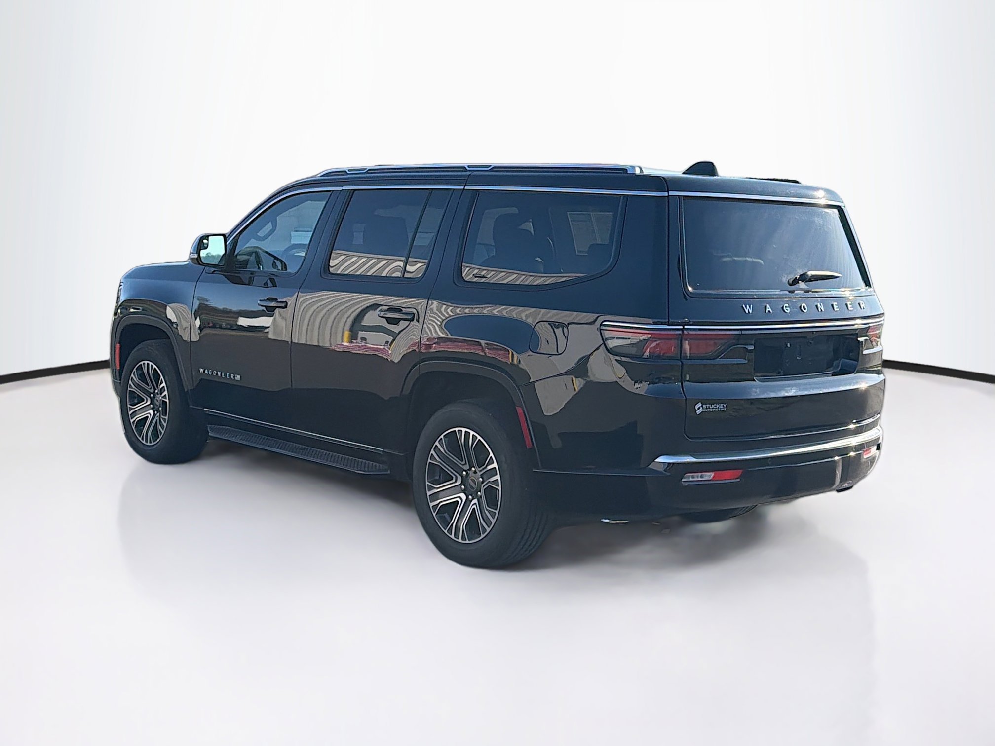 Used 2025 Jeep Wagoneer Series II image 6