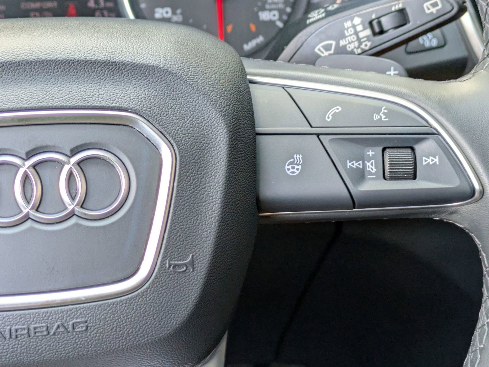 Used 2023 Audi Q5 2.0T Premium w/ Convenience Package image 11