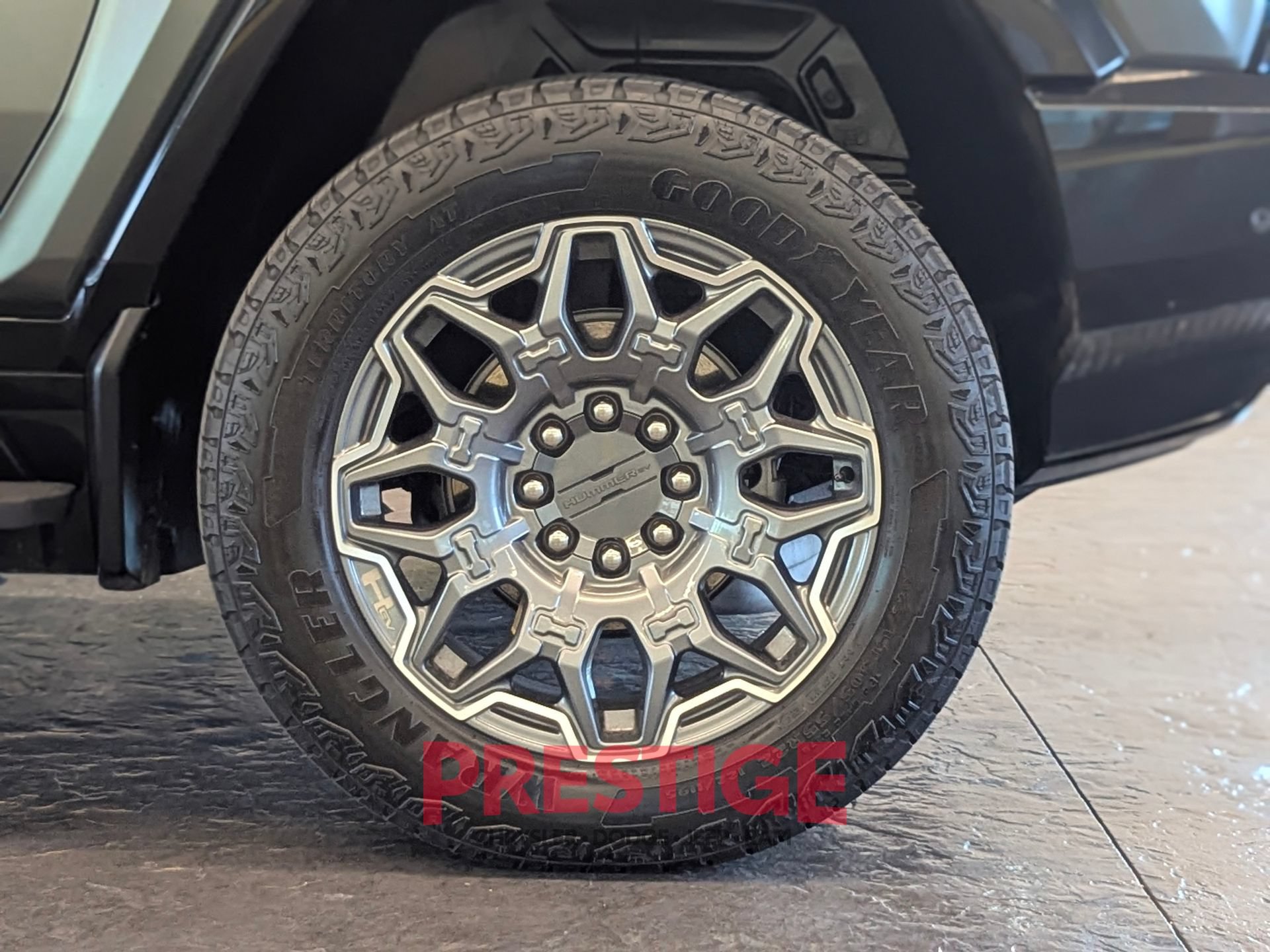 Used 2024 GMC Hummer EV 3X AWD/4WD image 15