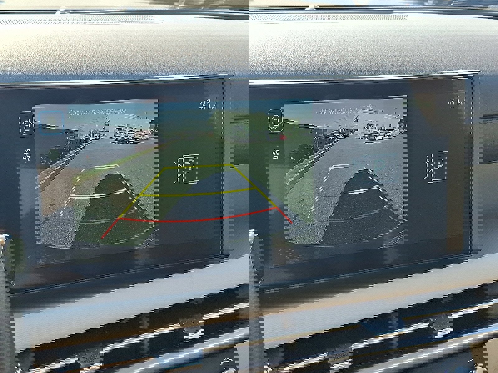 Certified 2025 Hyundai Tucson SE image 18