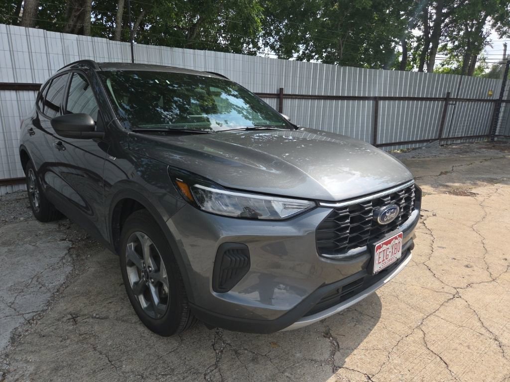 Used 2025 Ford Escape ST-Line AWD/4WD image 3