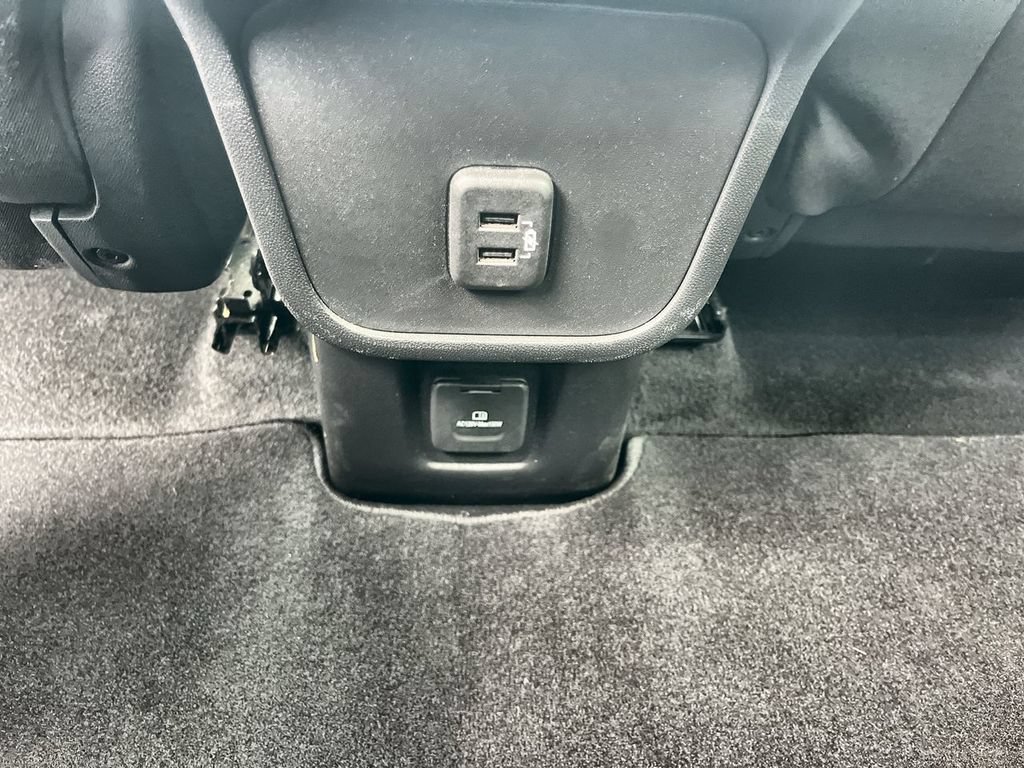 Used 2023 Chevrolet Equinox LT FWD image 20