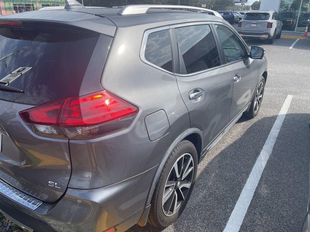 Used 2017 Nissan Rogue SL w/ SL Premium Package image 2
