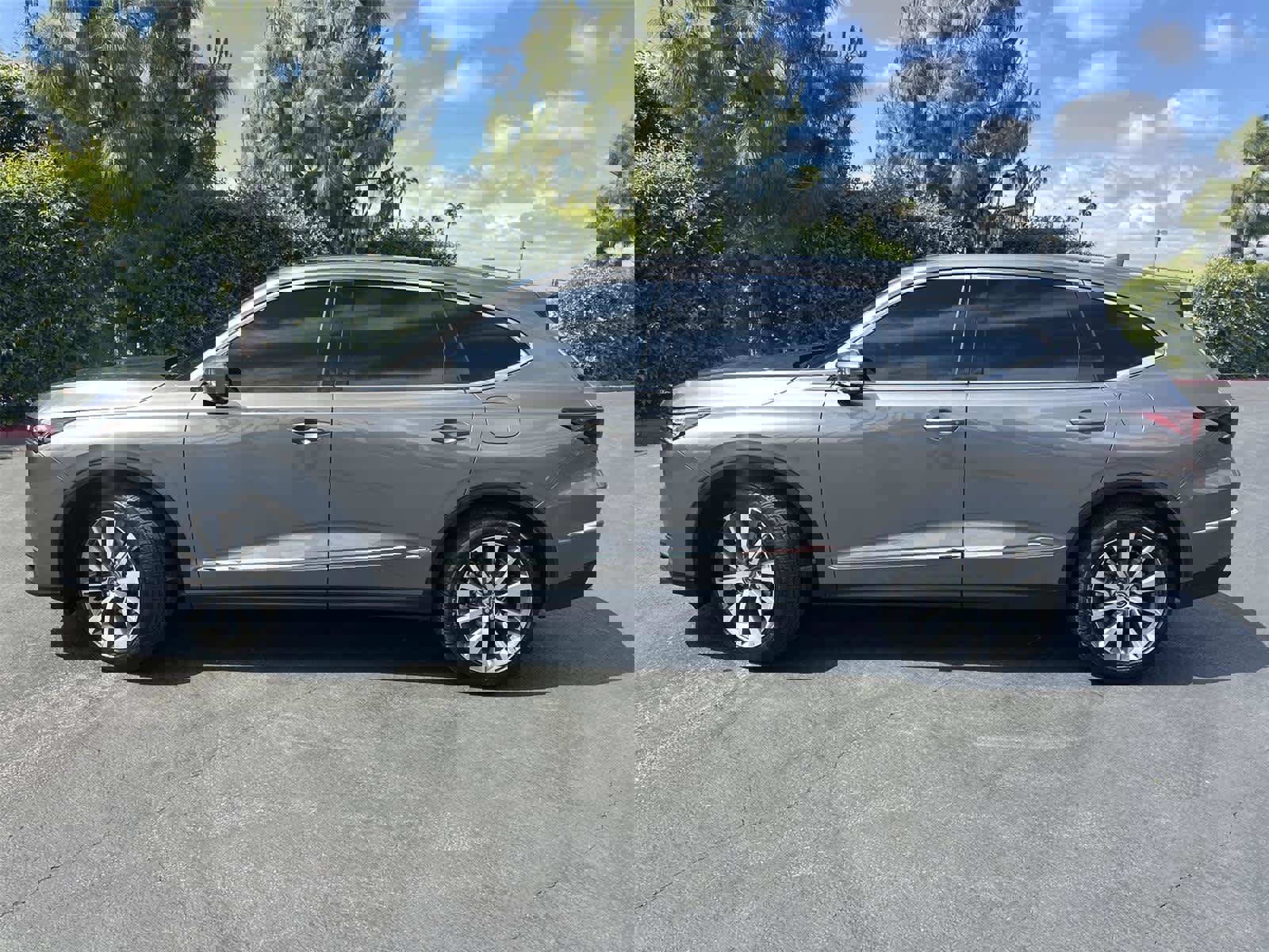 Used 2025 Acura MDX FWD w/ Technology Package image 3