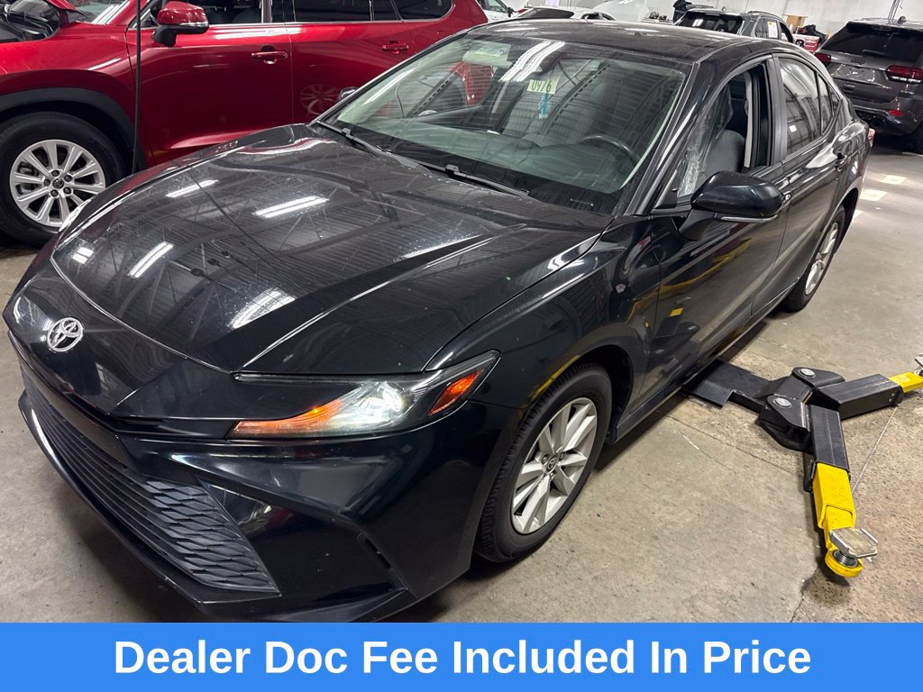 Used 2025 Toyota Camry LE w/ Convenience Package FWD image 1