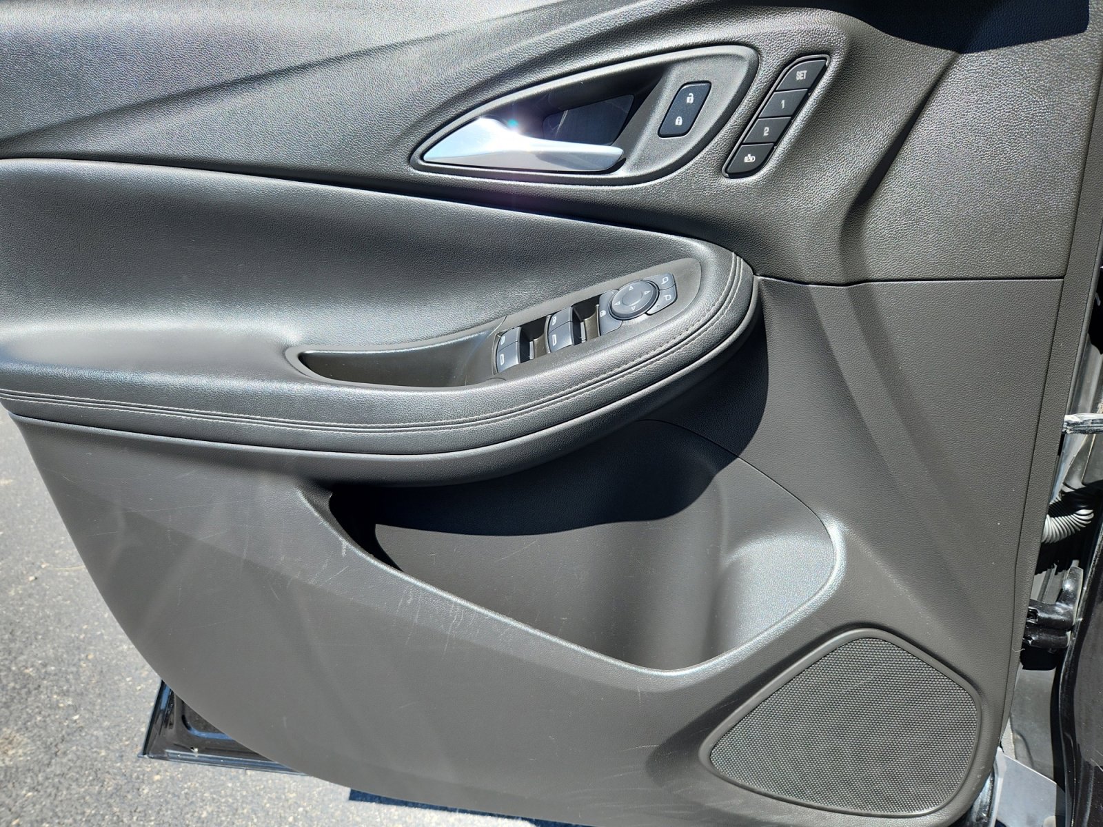 Used 2021 Buick Encore GX Essence image 13