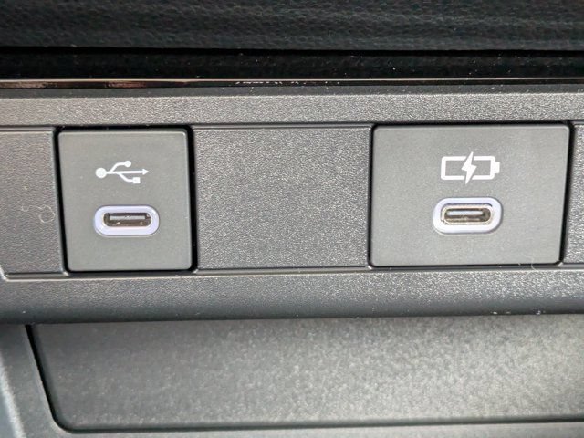 New 2025 Toyota Prius Plug-In Hybrid FWD image 21