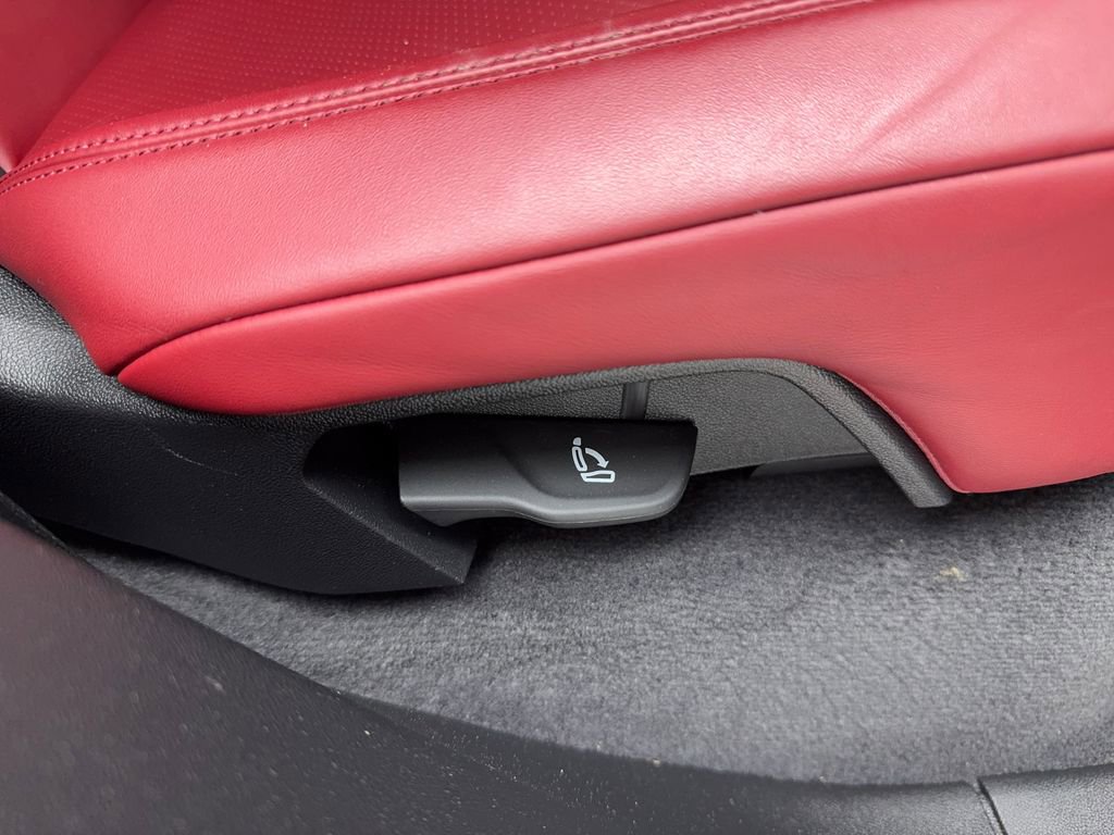 Used 2022 Porsche Cayenne image 42