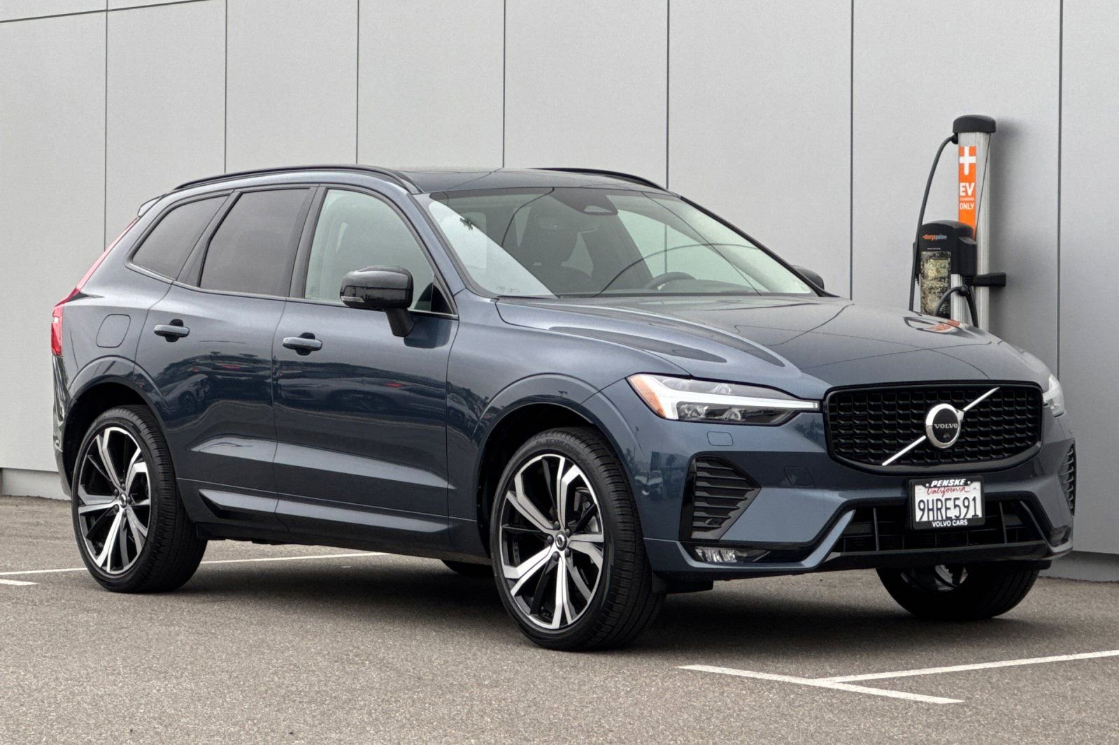 Used 2023 Volvo XC60 B5 Ultimate w/ Climate Package AWD/4WD image 7