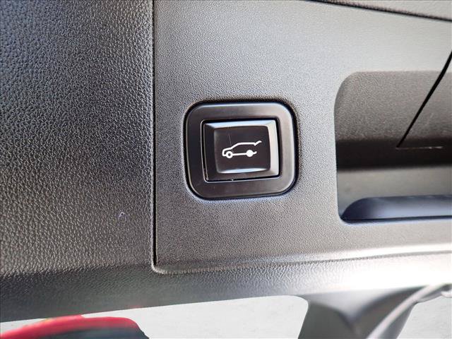 Used 2018 Cadillac XT5 Luxury w/ Driver Awareness Package AWD/4WD image 9