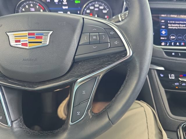 Used 2023 Cadillac XT5 Premium Luxury w/ Technology Package AWD/4WD image 19