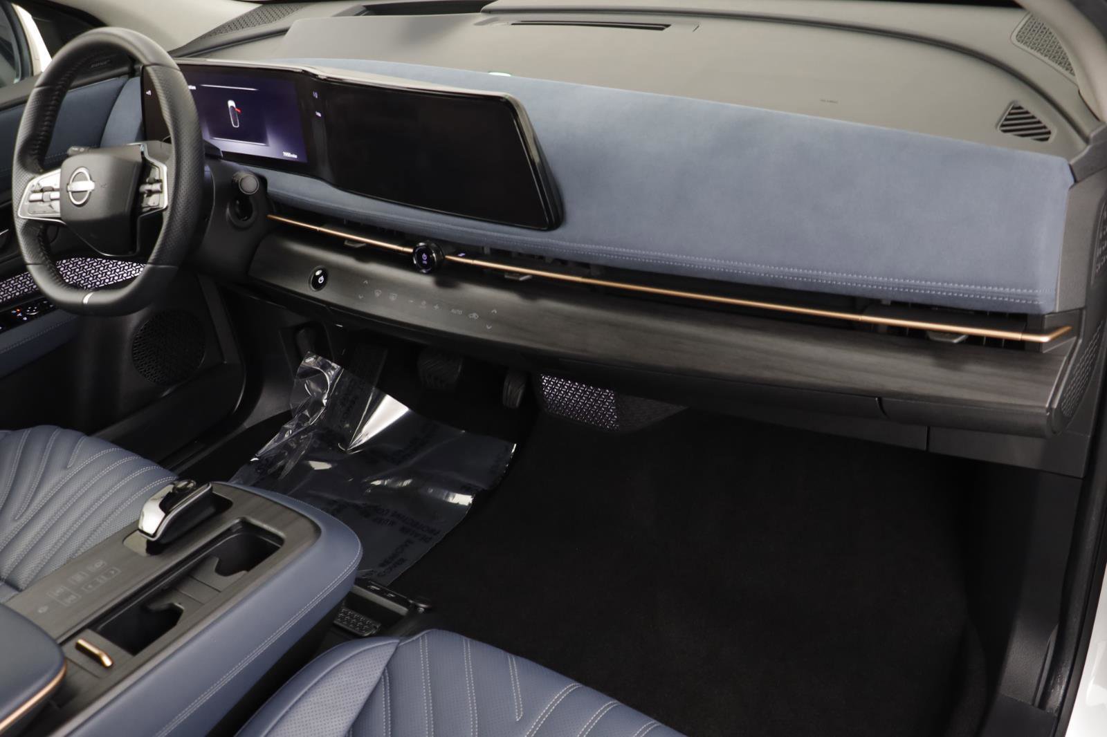 Used 2024 Nissan Ariya AWD image 20