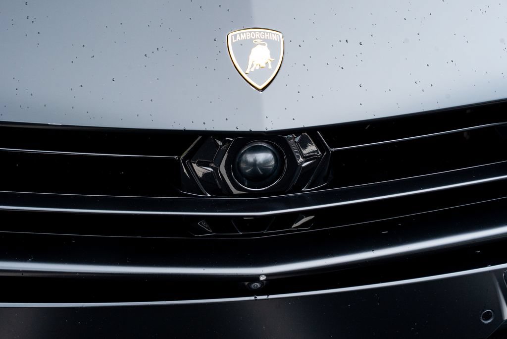 Used 2024 Lamborghini Urus Performante AWD/4WD image 6